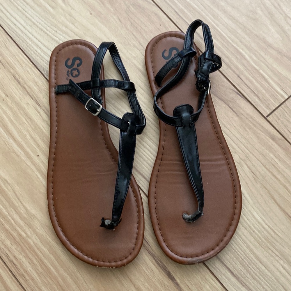 ✨3 for $15✨ Black and Tan sandals size 7